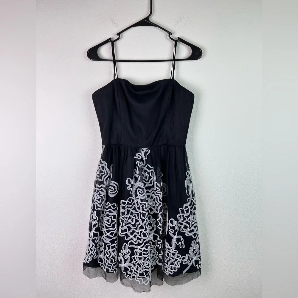 Adrianna Papell Boutique Midi Cocktail Dress (6) Black with White Floral Ruffles